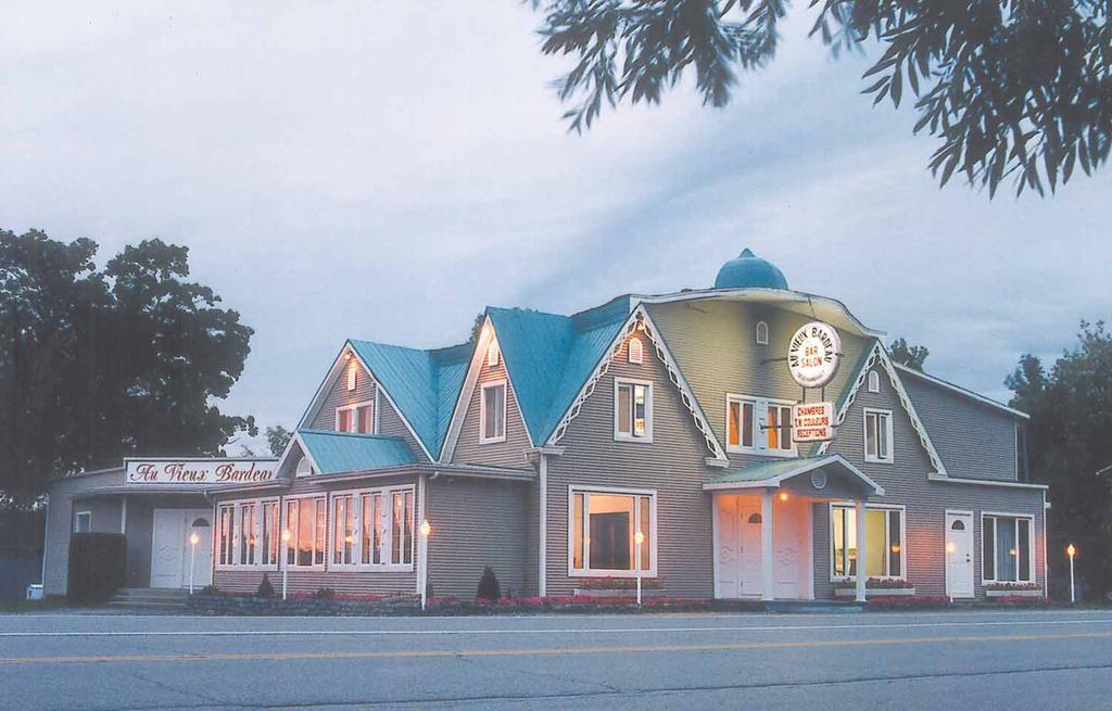Hotel Au Vieux Bardeau Deschambault Экстерьер фото