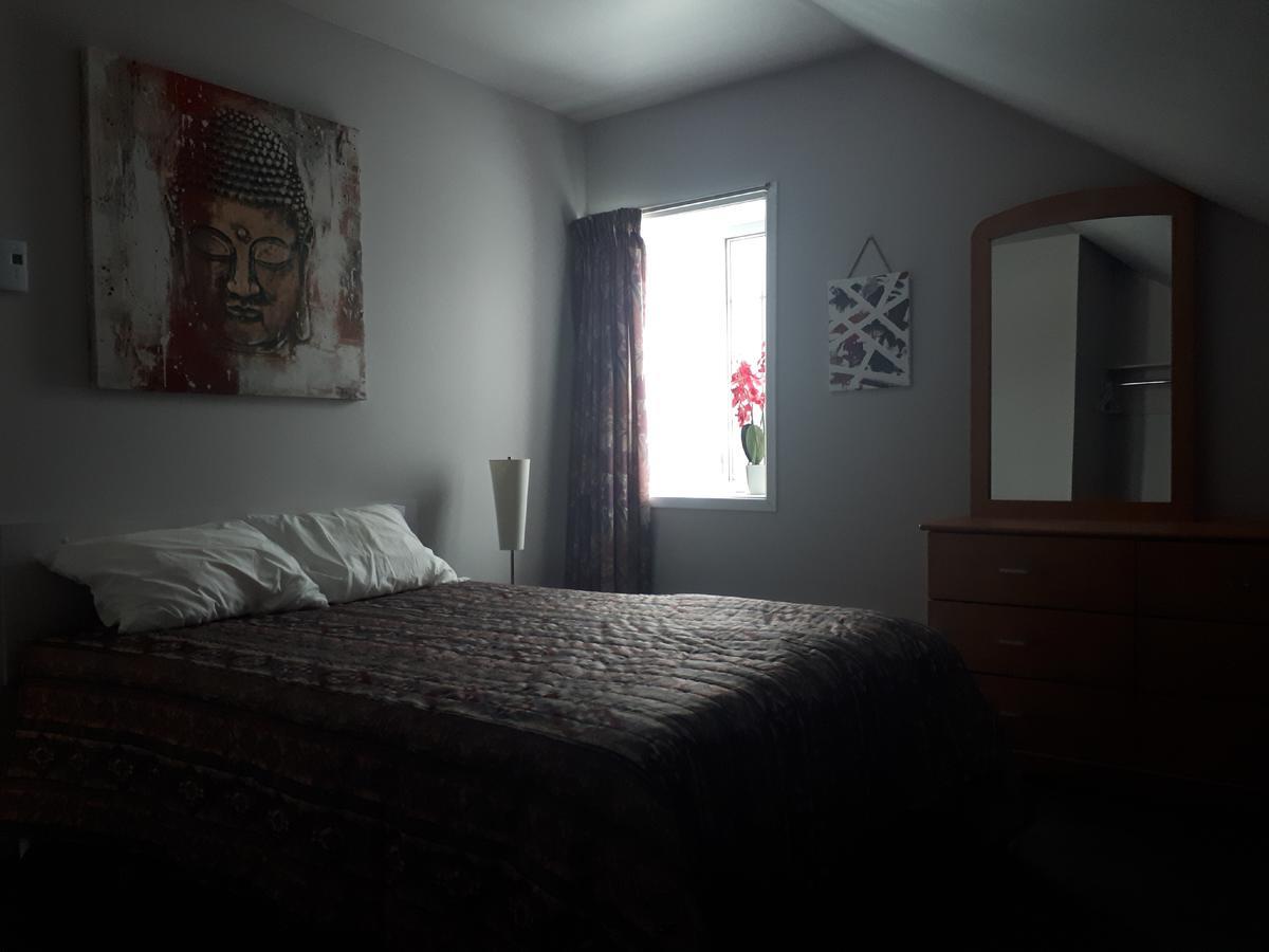 Hotel Au Vieux Bardeau Deschambault Экстерьер фото